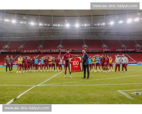 绿茵场上的激情碰撞：上海海港vs.北京国安，重温经典瞬间